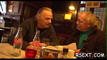 Black babe sucks white 10 pounder