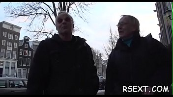 Black babe sucks white 10 pounder