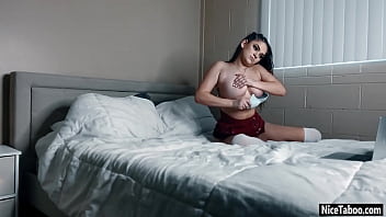 Horny babe pleased perverted guy