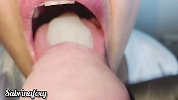 Colombiana Sabrinafoxy Mi Casero Llego A Cobrar La Renta Y No Tenia Dinero Me Obligo A Mamar Su Verga Gruesa En Parte De Pago Y Usa Mi Boca Como Su Deposito De Leche Garganta Profunda thumbnail