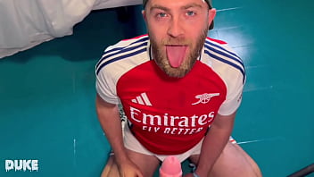 Milking every last drop of his sticky twink cum leonordicxxx