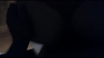 Dándole las nalgas a mi chico en nuestro motel