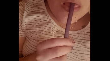 Disfrutando del caramelo antes de comerlo