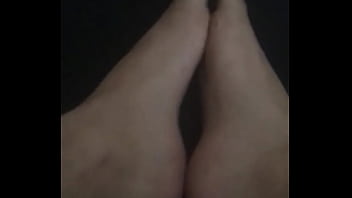 Pés Masculinos Sendo Massageados thumbnail