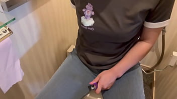 【女子大生】今日はムラムラ日。男の人は精子出すけど女の人は潮を沢山ちょろちょろ出して気持ちよくなるよ。