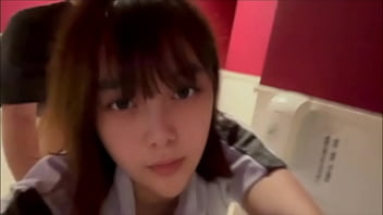 こ◯もが学校から帰ってくる前にキッチンでsexする夫婦。