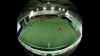 Chaval folla como desgraciado jugando fútbol 5