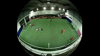 Chaval folla como desgraciado jugando fútbol 5