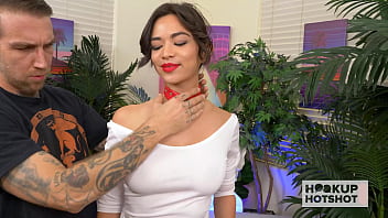 Runway model scarlett alexis meets up for rough sex