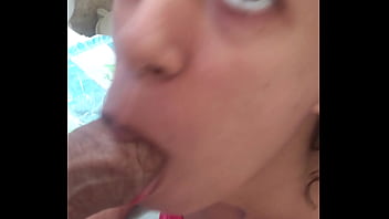 During photo shoot model provokes photographer