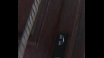 Novinha de shortinho no museu 2 teen short shorts in art gallery 2