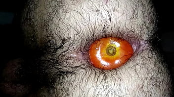 Arrombando Meu Cu Com Um Tomate thumbnail