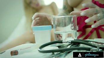 Horny patient wants her wet pussy fucked