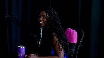 Ama dar o cu mas não gostou em sua primeira vez não consegue goza sobre produtora emily louise watch sheer red