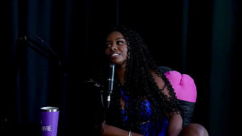 Ama dar o cu mas não gostou em sua primeira vez não consegue goza sobre produtora emily louise watch sheer red