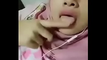 Jilbab vcs udah gak tahan