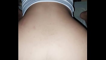 Hermanastra seduce a su hermano pervertido con su cuerpo perfecto y se lo cabalga hasta que consigue su semen