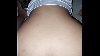 Hermanastra seduce a su hermano pervertido con su cuerpo perfecto y se lo cabalga hasta que consigue su semen