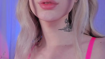 Tranny Showing Her Dick thumbnail