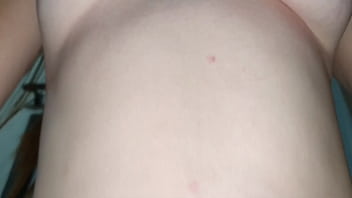 Depois que ela fez um boquete eu deixei sua buceta aberta e cheia de porra