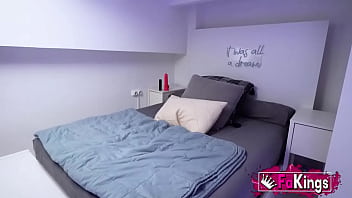 Sheila kaiser is back now she wants to bang the phone repairman