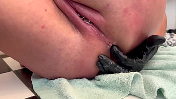 Anal 3 finger masturbate and asshole working and pee on the end