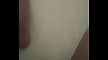 Masturbándome En La Ducha thumbnail