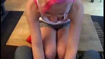 Husband gets nice handjob