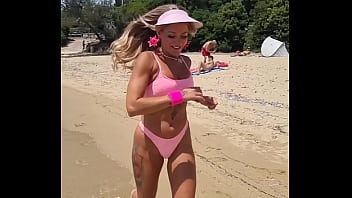 Les barbie slow motion avec irina kovalenko exhib topless sur mon profil