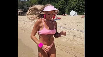 Les barbie slow motion avec irina kovalenko exhib topless sur mon profil