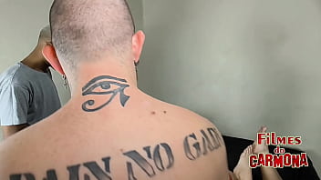 Namorado deu de presente pra sua mina mais 2 picas rolou ate tripla penetração tudo sem camisinha Namorado deu de presente pra sua mina mais 2 picas rolou ate tripla penetração tudo sem camisinha