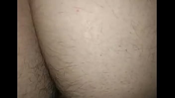 Peludinha sentando