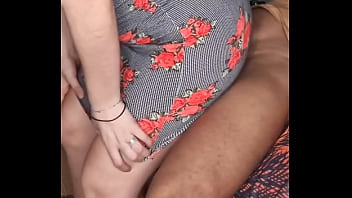 A ella le encanta mamar guebo