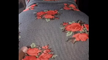 A ella le encanta mamar guebo