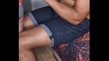 A ella le encanta mamar guebo