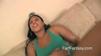 Sexy black girl farting Sexy black girl farting