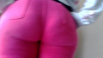 Donky booty in jean leggings