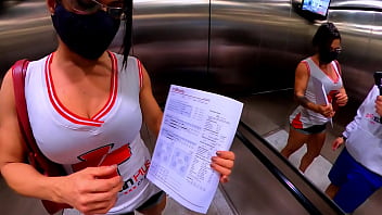 Comprei uma aliança de namoro de dez reais para morena e ela não acreditou