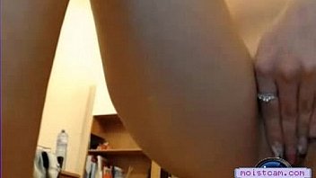 Cute teen drills her tight hole close up free xxx cam