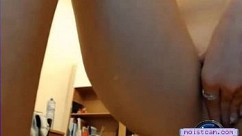 Cute teen drills her tight hole close up free xxx cam