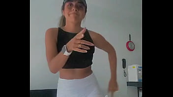 Alegym culona bailando