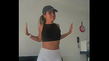 Alegym culona bailando
