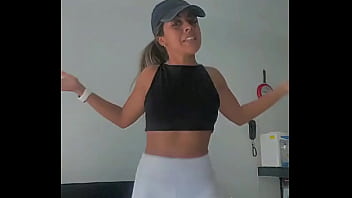 Alegym culona bailando