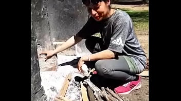 Bonneyuwu viviendo en la calle hago pis en publico argentina