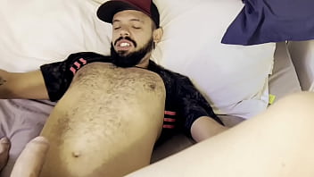 O puto pediu leite no cuzinho depois da escola teaser