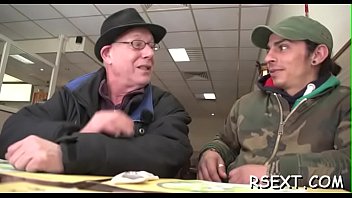 Babe gets licked and fucks