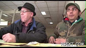 Babe gets licked and fucks