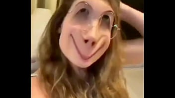 Luara Mostra O Bico Do Peito thumbnail