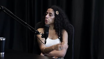 Gosta de sentir o pau entrando começou a cobrar pela sua paciência tirava foto pelada pra tocar siririca e prostituição é pra quem gosta de gente bibi hourani watch sheer red