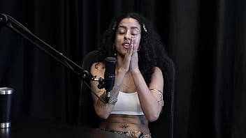 Gosta de sentir o pau entrando começou a cobrar pela sua paciência tirava foto pelada pra tocar siririca e prostituição é pra quem gosta de gente bibi hourani watch sheer red